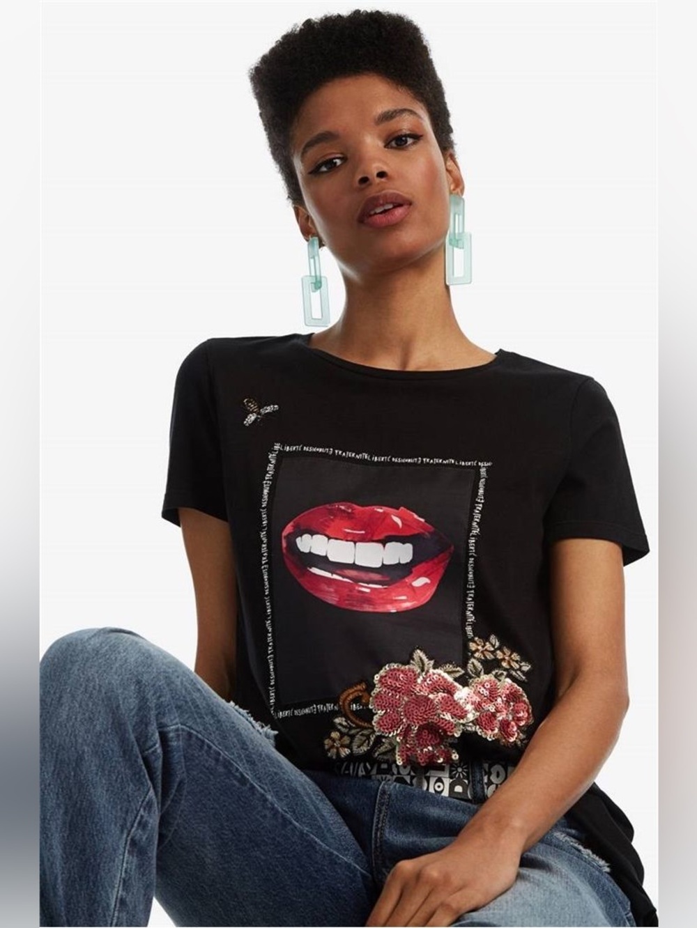 Desigual sequins lips appliqué graphic tee black asymmetrical hem peplum back